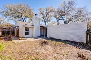 4800 Oak Hollow St, Baytown, TX 77521 - Photo 4