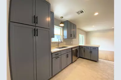 1818 Mill Creek Drive, Houston, TX 77008 - Photo 6