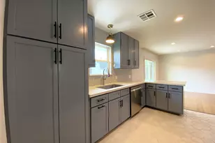 1818 Mill Creek Dr, Houston, TX 77008 - Photo 6