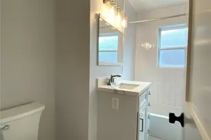 1818 Mill Creek Dr, Houston, TX 77008 - Photo 12