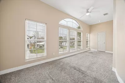 5027 Creekmont Drive, Houston, TX 77091 - Photo 12