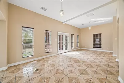 5027 Creekmont Drive, Houston, TX 77091 - Photo 6