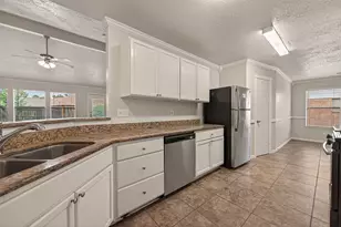 9046 Smokehollow Dr, Houston, TX 77064 - Photo 12