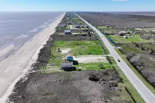 1222 Hwy 87 Hwy, Gilchrist, TX 77617 - Photo 1