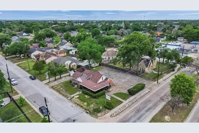 713 Fairbanks Street, Houston, TX 77009 - Photo 2