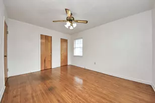 900 S Circle Dr, Baytown, TX 77520 - Photo 20