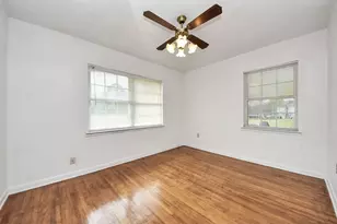 900 S Circle Dr, Baytown, TX 77520 - Photo 22