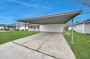 900 S Circle Dr, Baytown, TX 77520 - Photo 6