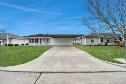 900 S Circle Drive, Baytown, TX 77520 - Photo 4