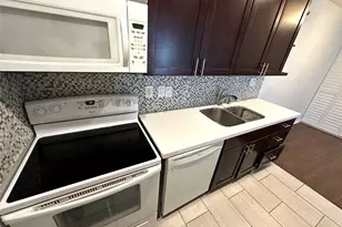 2750 Holly Hall St, Houston, TX 77054 - Photo 10