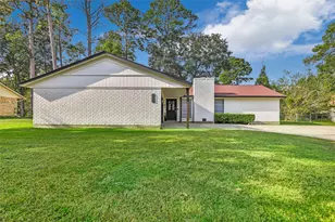 212 Normal Park Dr, Huntsville, TX 77320 - Photo 2