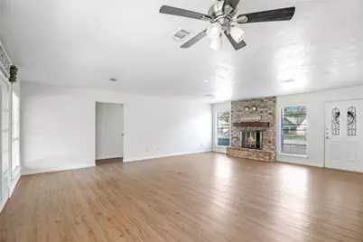 212 Normal Park Drive, Huntsville, TX 77320 - Photo 8