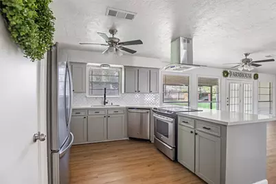 212 Normal Park Drive, Huntsville, TX 77320 - Photo 10