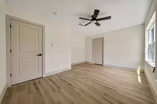 6638 Thornwall St, Houston, TX 77092 - Photo 18