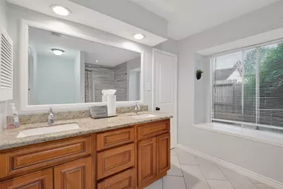 12727 Ashford Knoll Drive, Houston, TX 77082 - Photo 34