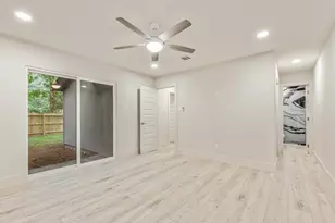 1310 E Red Cedar Cir, The Woodlands, TX 77380 - Photo 10
