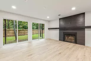 1310 E Red Cedar Cir, The Woodlands, TX 77380 - Photo 8