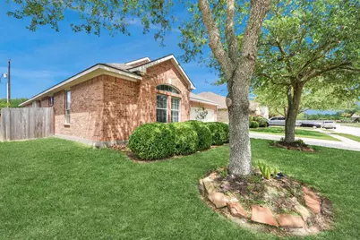 945 Autumn Brook Street, Seabrook, TX 77586 - Photo 4