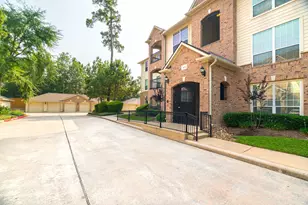 6607 Lake Woodlands Dr, The Woodlands, TX 77382 - Photo 2