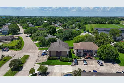 4017 Briar Hollow Drive, Dickinson, TX 77539 - Photo 12