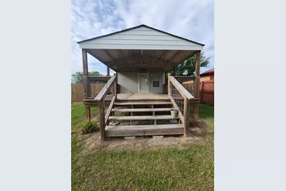 502 Magnusson Ave, Palacios, TX 77465 - Photo 20
