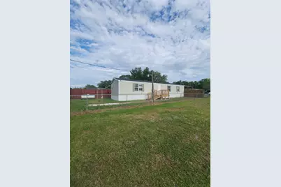 502 Magnusson Ave, Palacios, TX 77465 - Photo 2