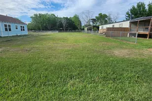 502 Magnusson Ave, Palacios, TX 77465 - Photo 24
