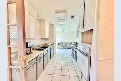 10719 Carvel Lane, Houston, TX 77072 - Photo 10