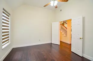 3815 Meadow Spring Dr, Sugar Land, TX 77479 - Photo 6