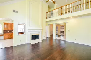 3815 Meadow Spring Dr, Sugar Land, TX 77479 - Photo 8