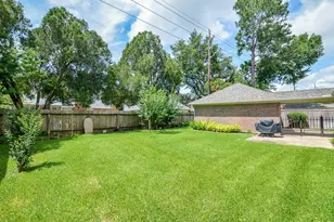 3815 Meadow Spring Dr, Sugar Land, TX 77479 - Photo 28