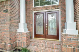 3815 Meadow Spring Dr, Sugar Land, TX 77479 - Photo 2