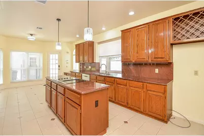 3815 Meadow Spring Drive, Sugar Land, TX 77479 - Photo 10