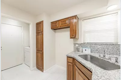 10810 Sugar Hill Drive, Houston, TX 77042 - Photo 16