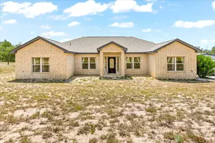 254 Broken Arrow, Floresville, TX 78114 - Photo 1