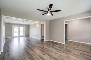 9410 Highmeadow Dr, Houston, TX 77063 - Photo 6