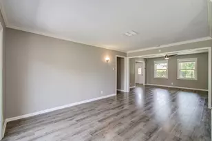 9410 Highmeadow Dr, Houston, TX 77063 - Photo 10