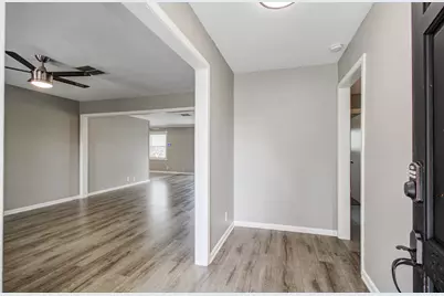 9410 Highmeadow Drive, Houston, TX 77063 - Photo 4