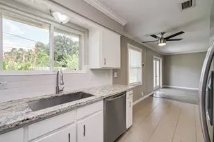 9410 Highmeadow Dr, Houston, TX 77063 - Photo 16