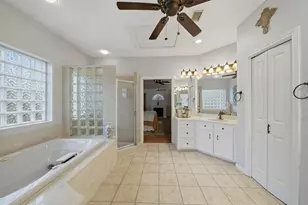 527 S Ohio Ave, La Porte, TX 77571 - Photo 16