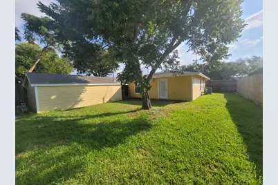 1523 Campbell, Galveston, TX 77551 - Photo 18