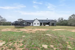 432 S Garrett Cir, Bellville, TX 77418 - Photo 38