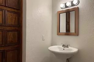 2305 55th St, Galveston, TX 77551 - Photo 8