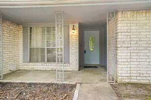 1998 Lake Creek Dr, Houston, TX 77339 - Photo 2