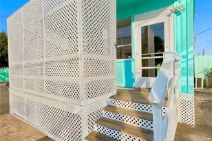 927 27th St, Dickinson, TX 77539 - Photo 4