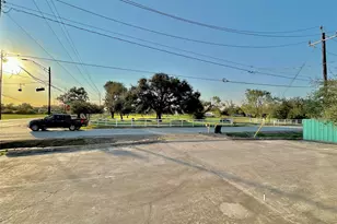 927 27th St, Dickinson, TX 77539 - Photo 28