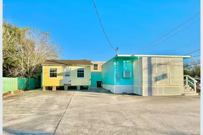 927 27th Street, Dickinson, TX 77539 - Photo 1