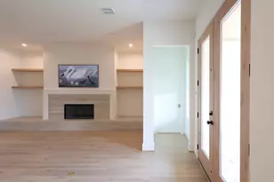 4047 Mischire Dr, Houston, TX 77025 - Photo 18