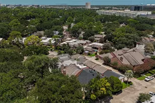 444 E Fair Harbor Ln, Houston, TX 77079 - Photo 24