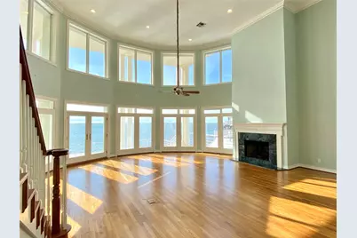 919 Long Reach Drive, Tiki Island, TX 77554 - Photo 8
